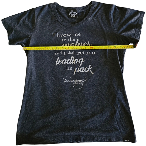 🩶 Vanderpump Las Vegas Tee Lisas famous "Throw Me To The Wolves" tagline size M - Picture 4 of 7